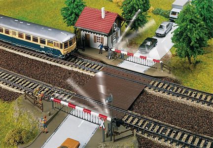 Faller 120174 Level-crossing with gatekeeper�s house