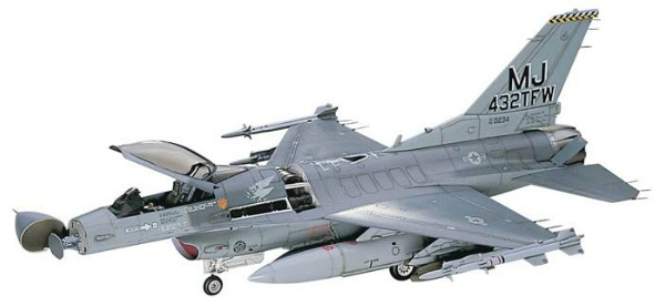 Hasegawa 08025 1/32 F-16A plus /C Fighting Falcon.