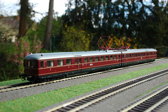 Kato 307081 T-Car ET25 DB Red.