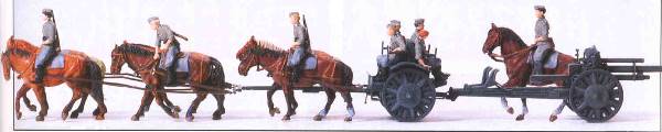 Preiser 16513 Horse drawn field howitzer 105 cm leFH 18Marching.The German Reich 1939-45