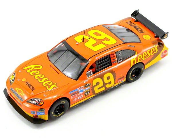 SCX Slot Cars 13940 Chevrolet Impalass NASCar 29 Reeses 2008 Dig.