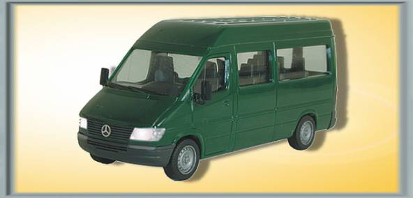 Viessmann 3234 Mercedes Benz Sprinter Van w/Lights.