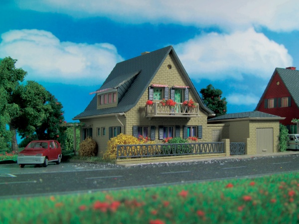 Vollmer 9366 House with Garage