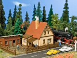Vollmer 7570 Gate Keepers House with Attachment